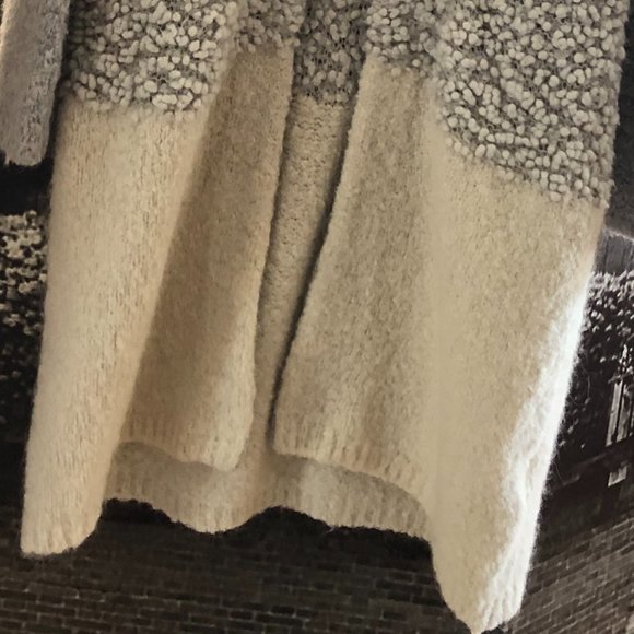 Cozy Sandwich long Cardigan: Size M. - Picture 9 of 10